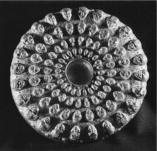 Фигура 9. Омфал (златна фиала, тракийска, България, IV-III в. пр.н.е.) fig_9.jpg